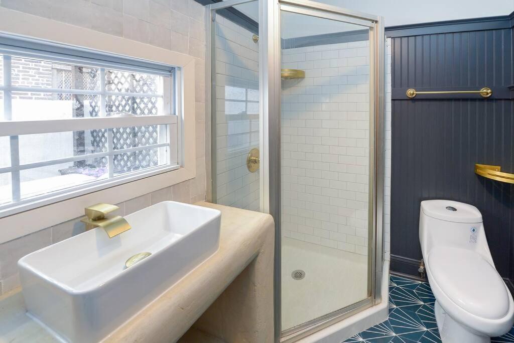 Spacious 3 Bdr Home, Hosted By Stayrafa 1121 Holiday home *